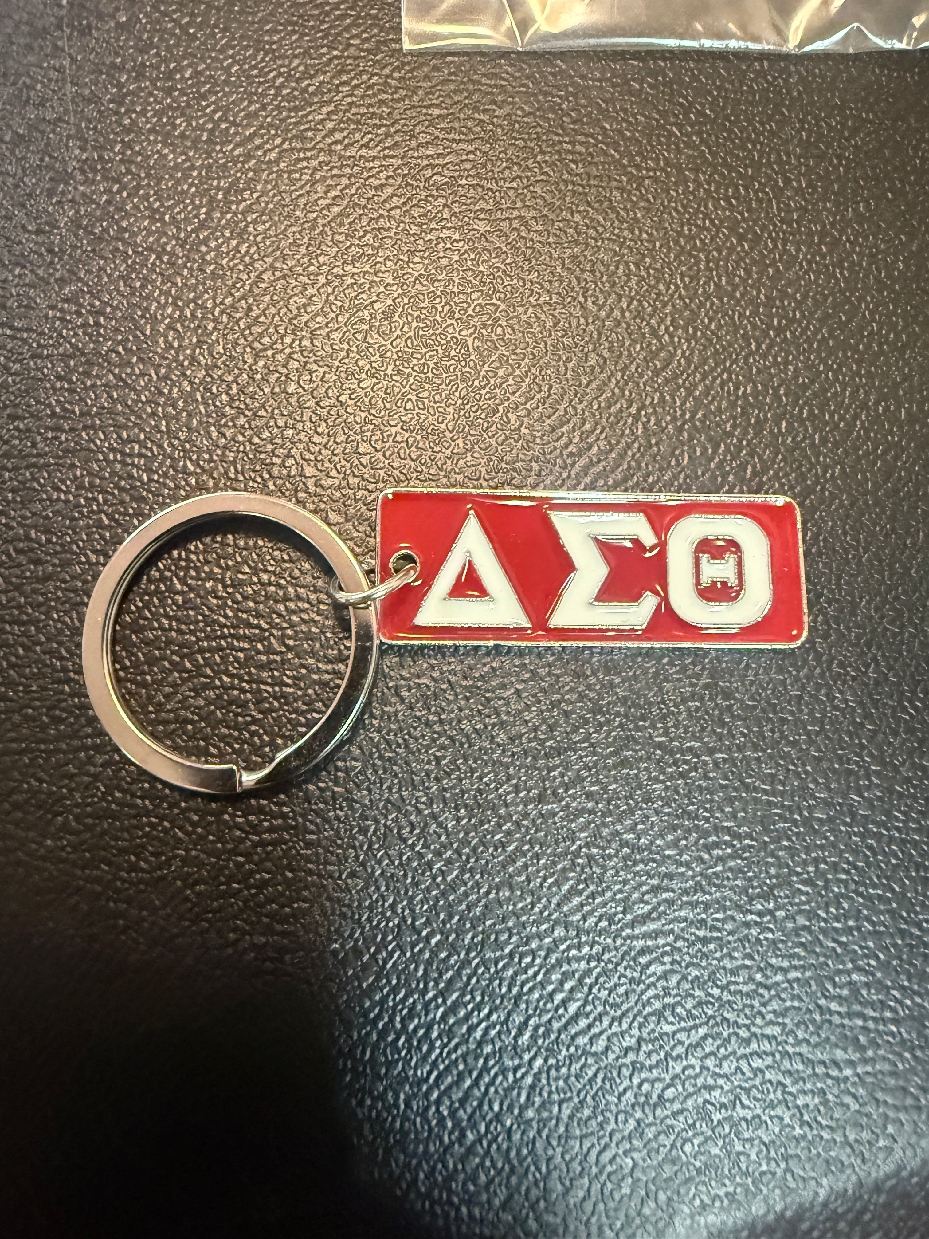 DELTA METAL KEYCHAIN