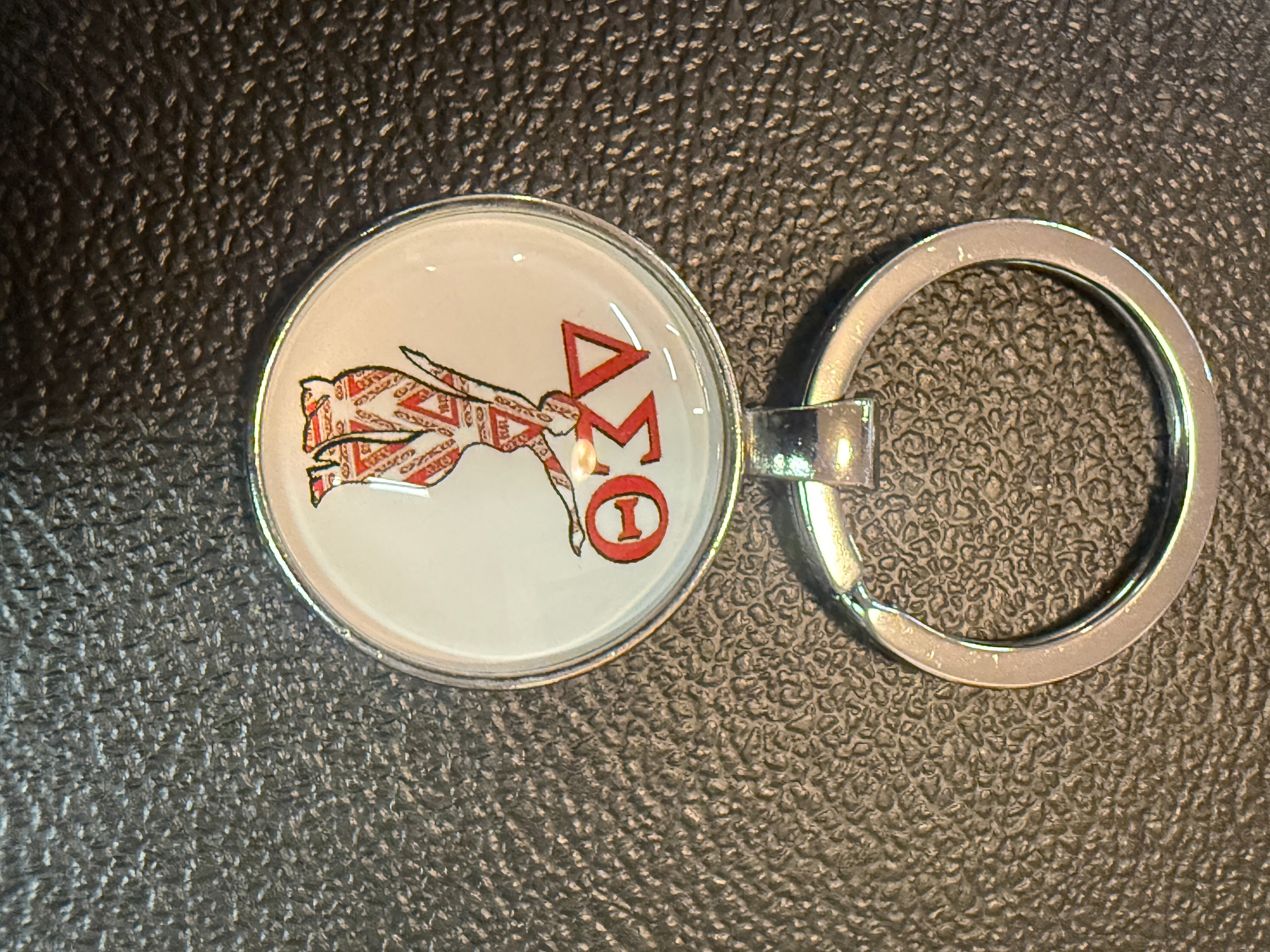 DELTA METAL KEYCHAIN